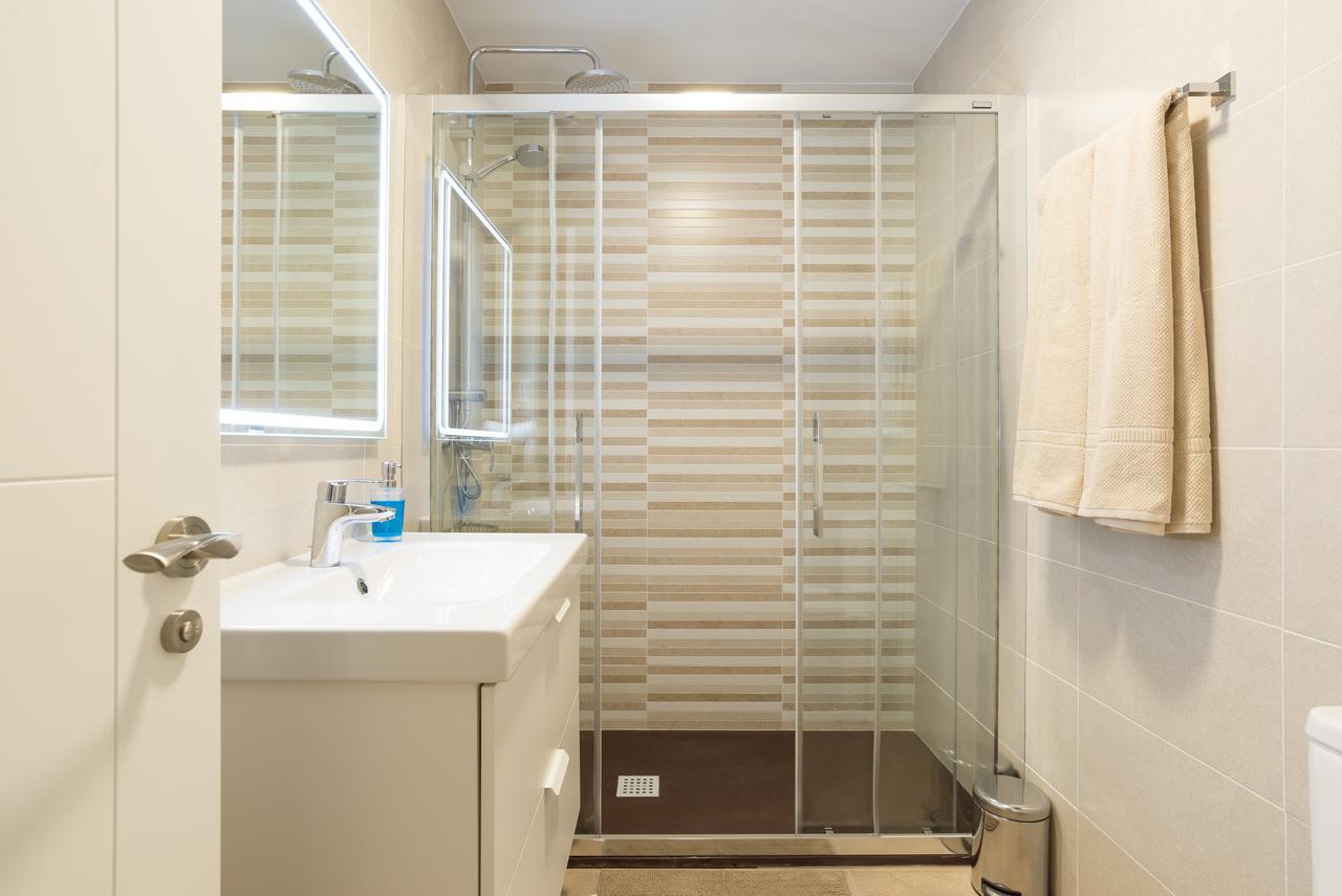 Homemalaga Alamos Luxury Luaran gambar
