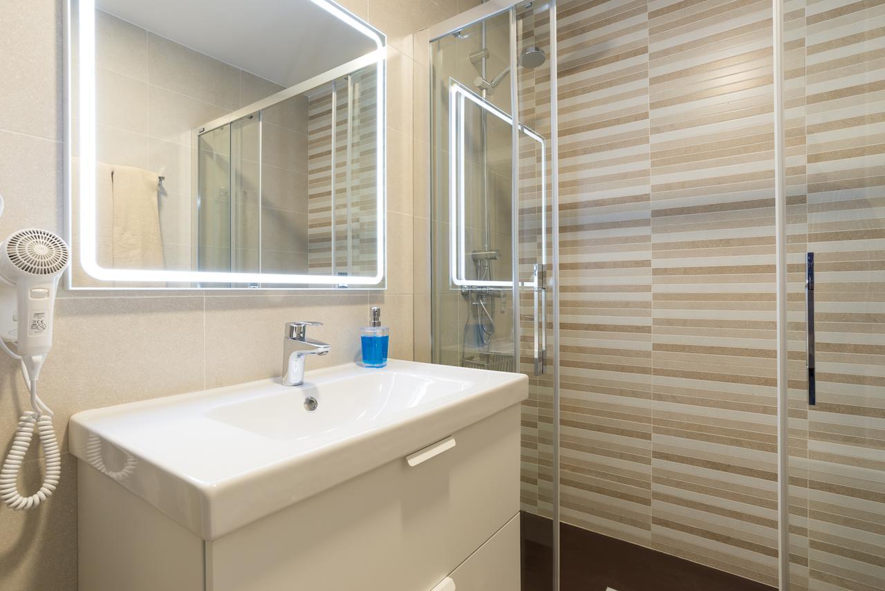 Homemalaga Alamos Luxury Luaran gambar